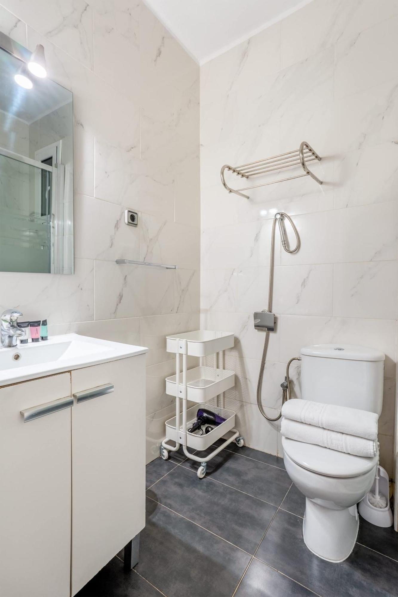 Next To Sagrada Familia 4-Bedroom Apartment 바르셀로나 외부 사진